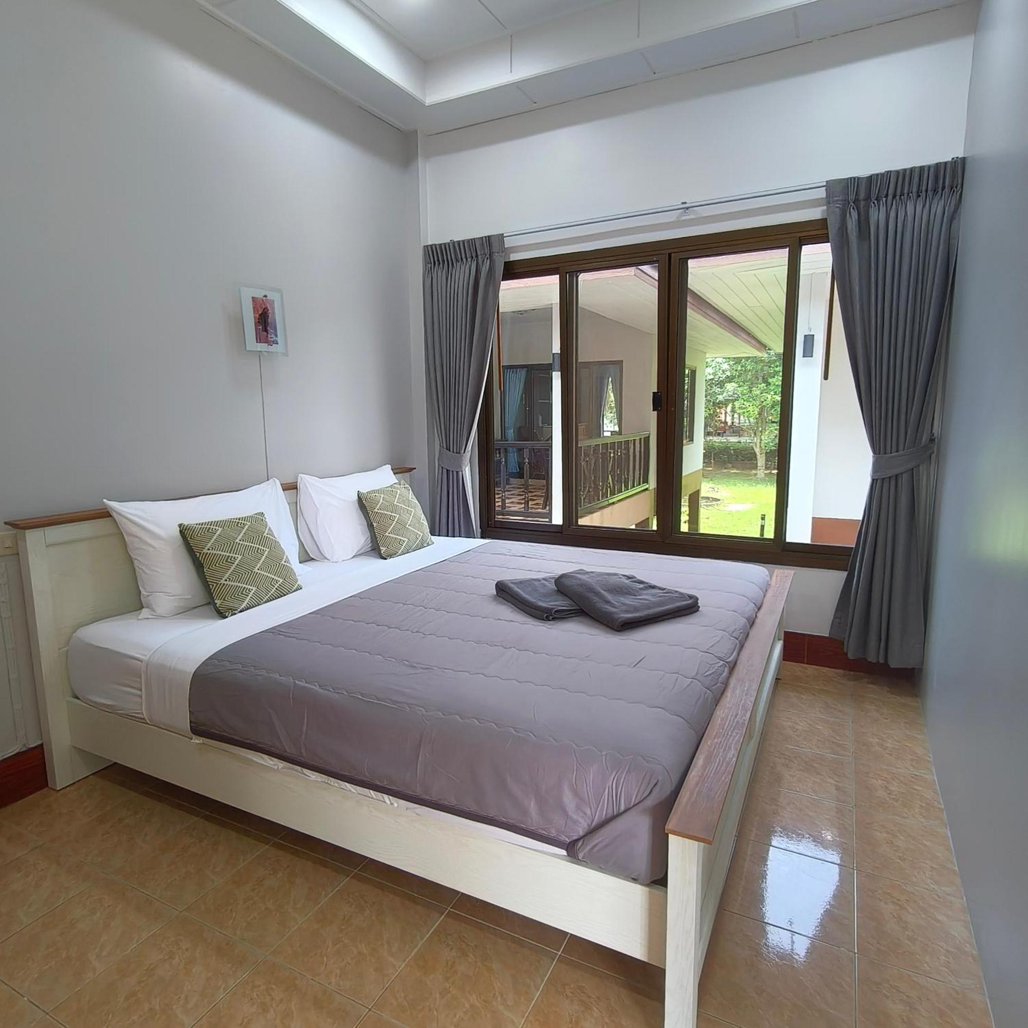 Phalarn Inn Resort Mae Nam Habitación foto