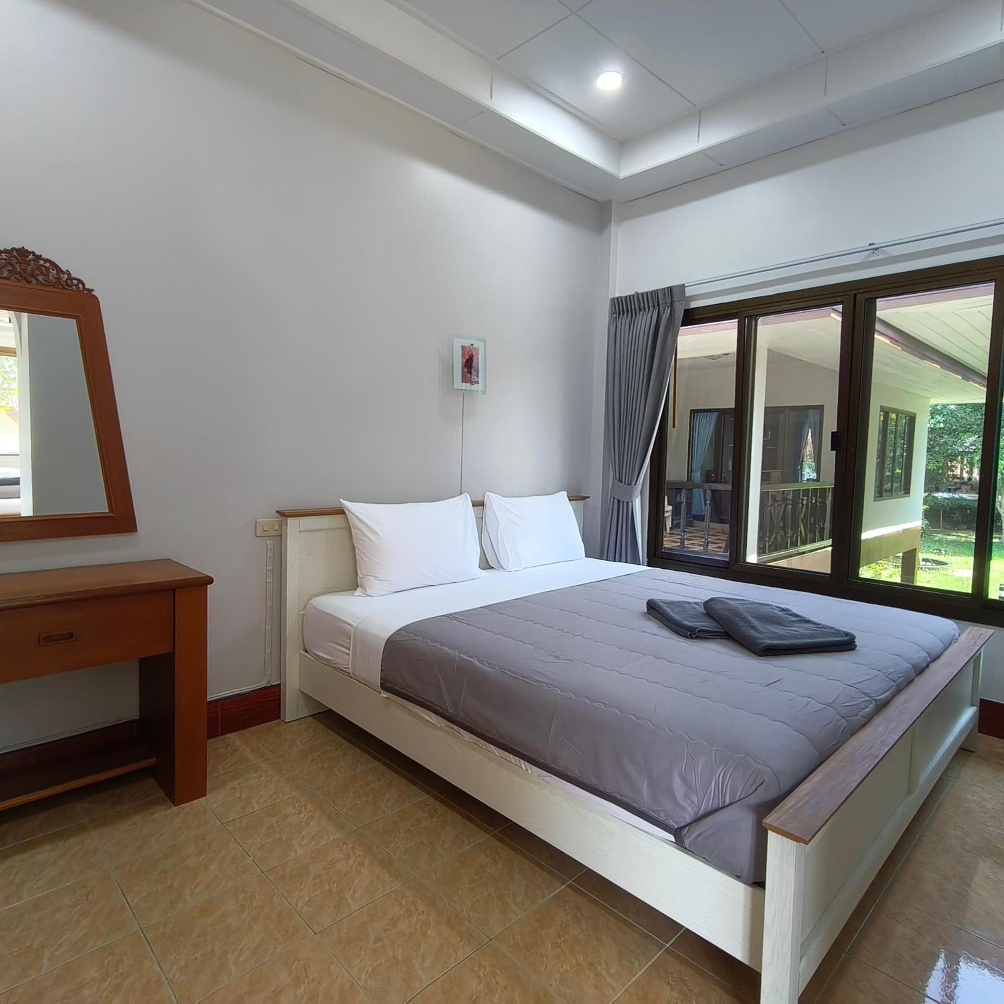 Phalarn Inn Resort Mae Nam Habitación foto